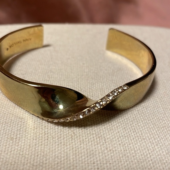 Anne Taylor gold tone bangle with rhinestone accents and “twist” detail! - Picture 9 of 14